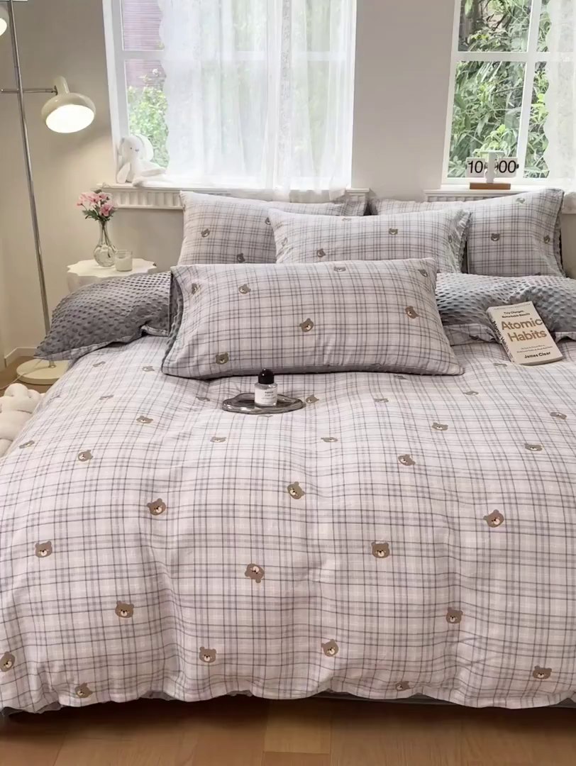 91家纺网 家纺一手货源 找家纺 雯雨家纺 2025新款ab版全棉豆豆绒婴儿绒牛奶绒四件套 冰格维尼-兰