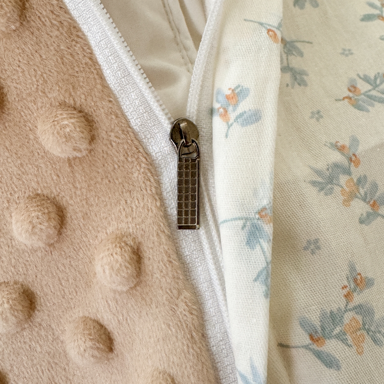 91家纺网 家纺一手货源 找家纺 雯雨家纺 2025新款ab版全棉豆豆绒婴儿绒牛奶绒四件套 花町香香