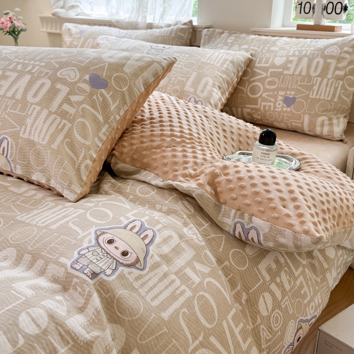 91家纺网 家纺一手货源 找家纺 雯雨家纺 2025新款ab版全棉豆豆绒婴儿绒牛奶绒四件套 拉布兔兔