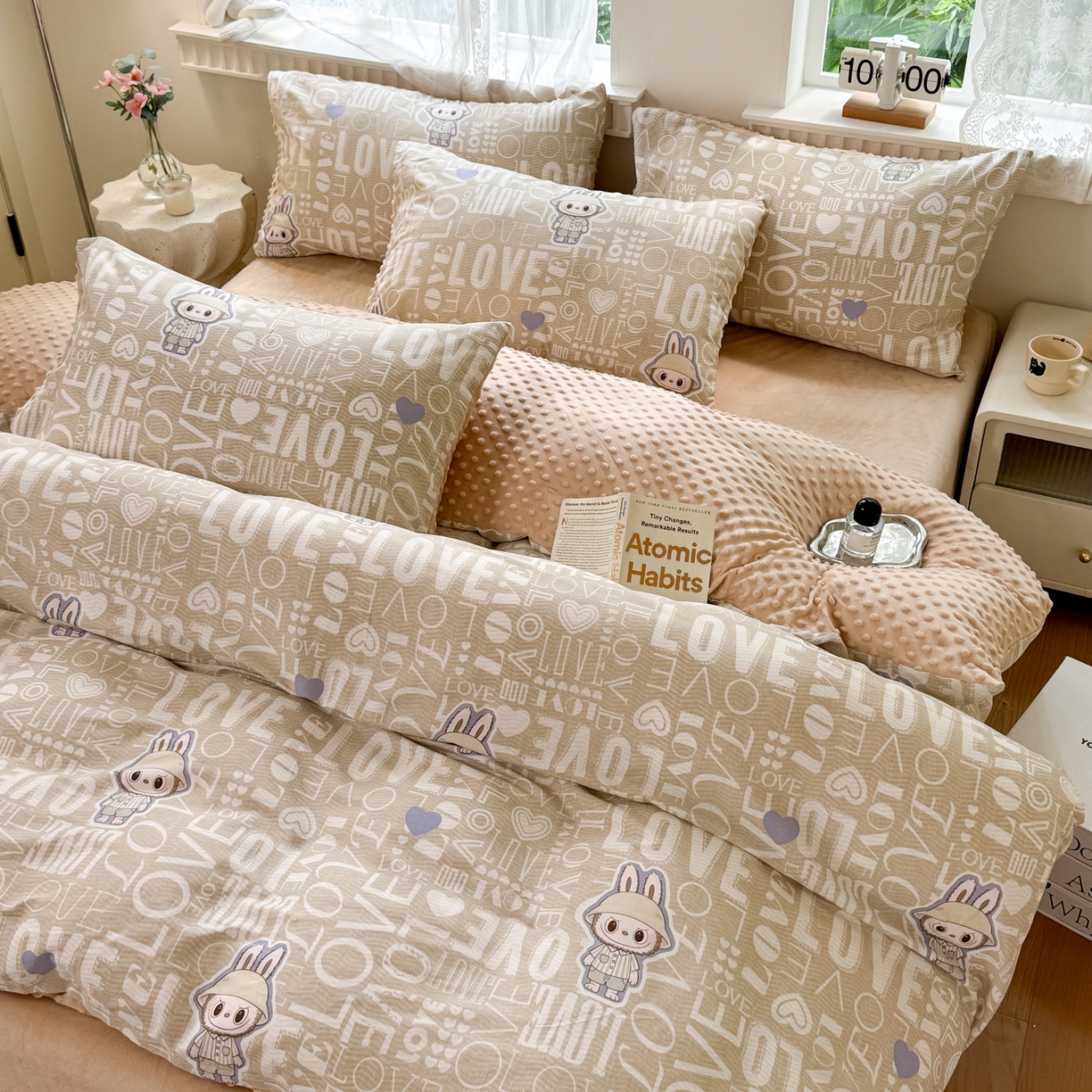 91家纺网 家纺一手货源 找家纺 雯雨家纺 2025新款ab版全棉豆豆绒婴儿绒牛奶绒四件套 拉布兔兔