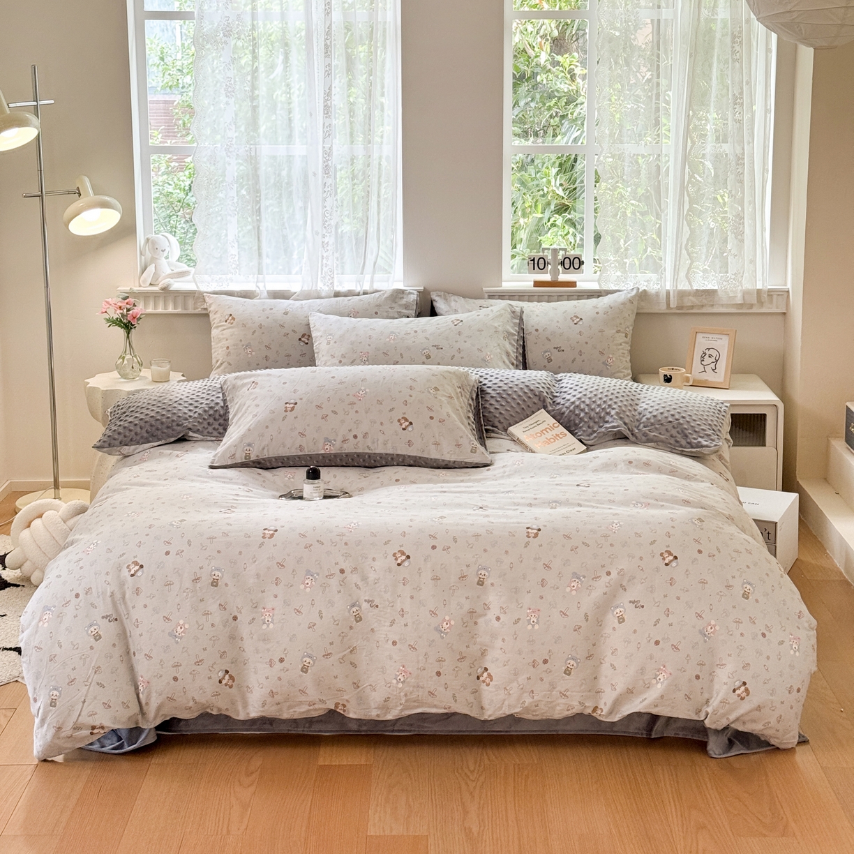 91家纺网 家纺一手货源 找家纺 雯雨家纺 2025新款ab版全棉豆豆绒婴儿绒牛奶绒四件套 蘑菇风车