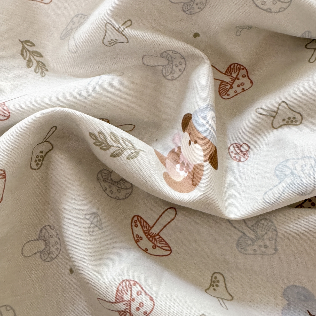 91家纺网 家纺一手货源 找家纺 雯雨家纺 2025新款ab版全棉豆豆绒婴儿绒牛奶绒四件套 蘑菇风车