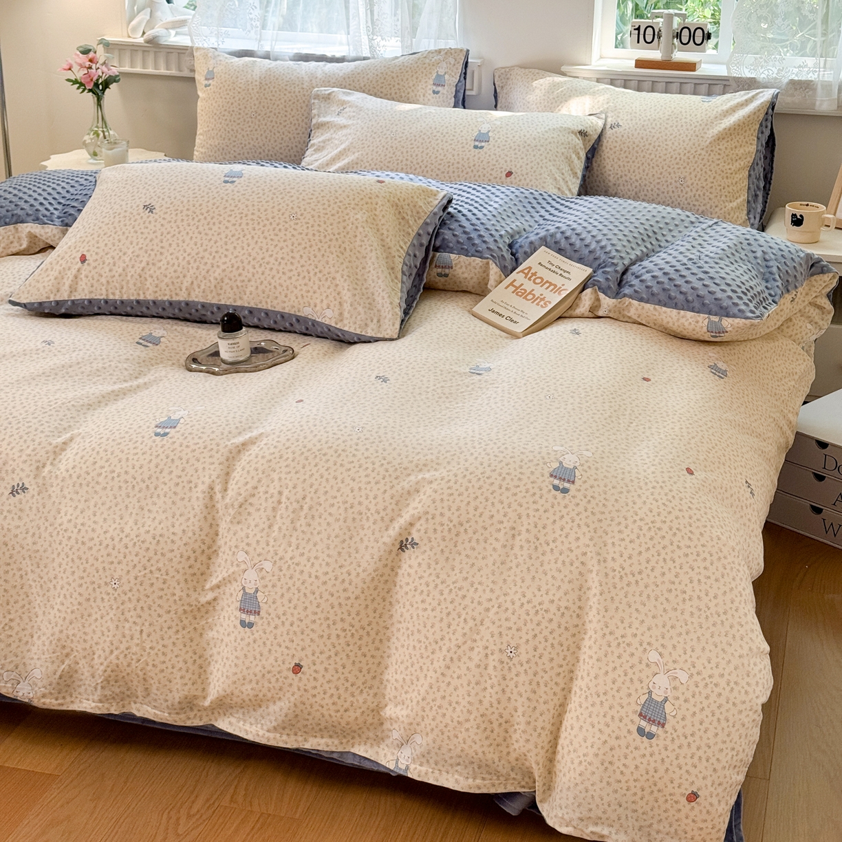 91家纺网 家纺一手货源 找家纺 雯雨家纺 2025新款ab版全棉豆豆绒婴儿绒牛奶绒四件套 奶乎兔兔-米