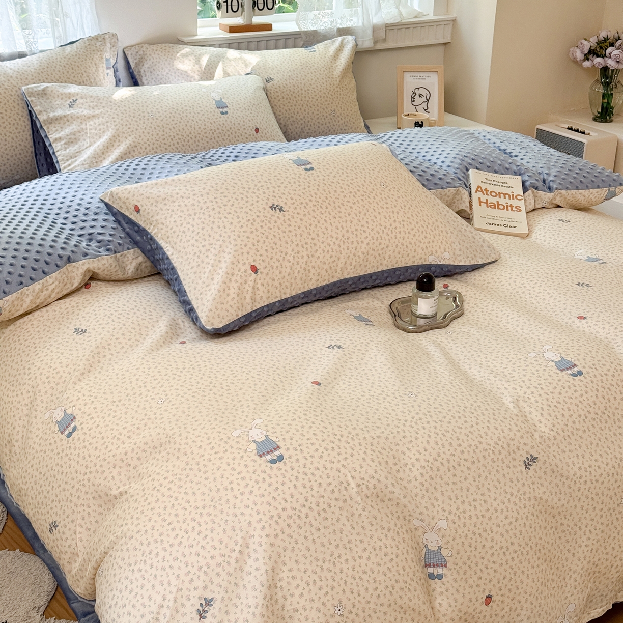 91家纺网 家纺一手货源 找家纺 雯雨家纺 2025新款ab版全棉豆豆绒婴儿绒牛奶绒四件套 奶乎兔兔-米