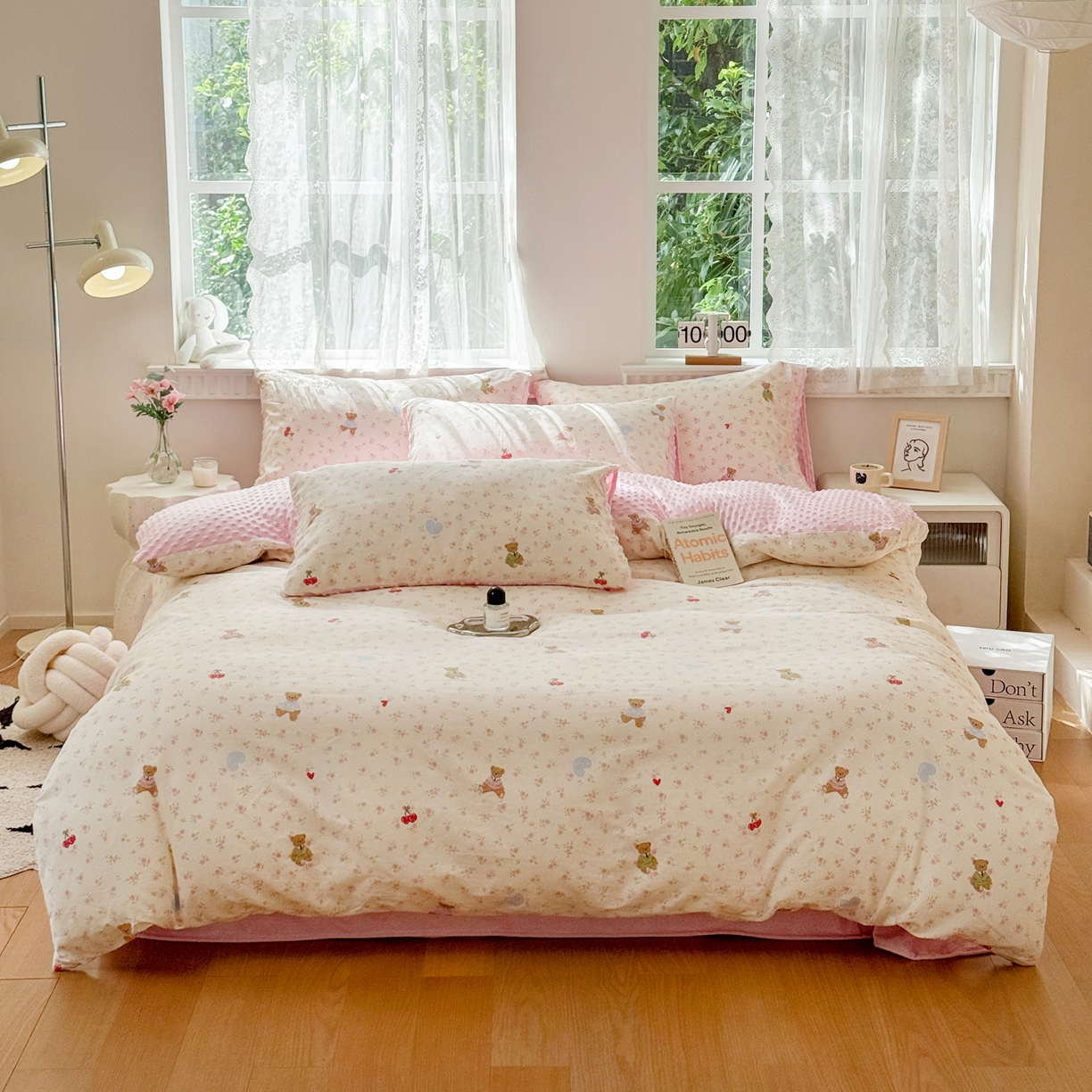 91家纺网 家纺一手货源 找家纺 雯雨家纺 2025新款ab版全棉豆豆绒婴儿绒牛奶绒四件套 小熊慕斯