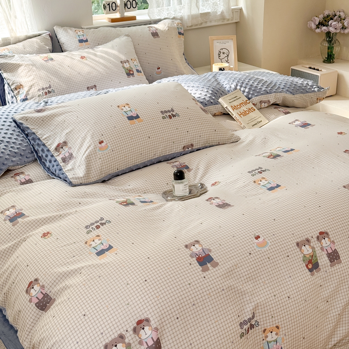 91家纺网 家纺一手货源 找家纺 雯雨家纺 2025新款ab版全棉豆豆绒婴儿绒牛奶绒四件套 小熊系铃