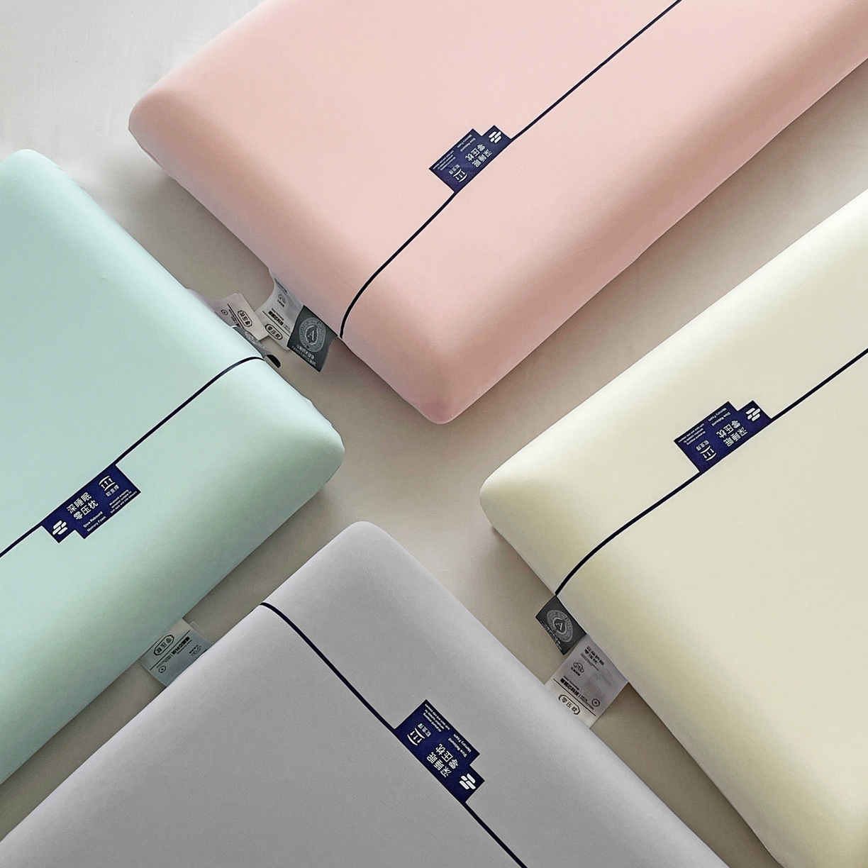 91家纺网 家纺一手货源 找家纺 明果枕芯 2026新款慢回弹记忆枕护颈椎枕芯 白色