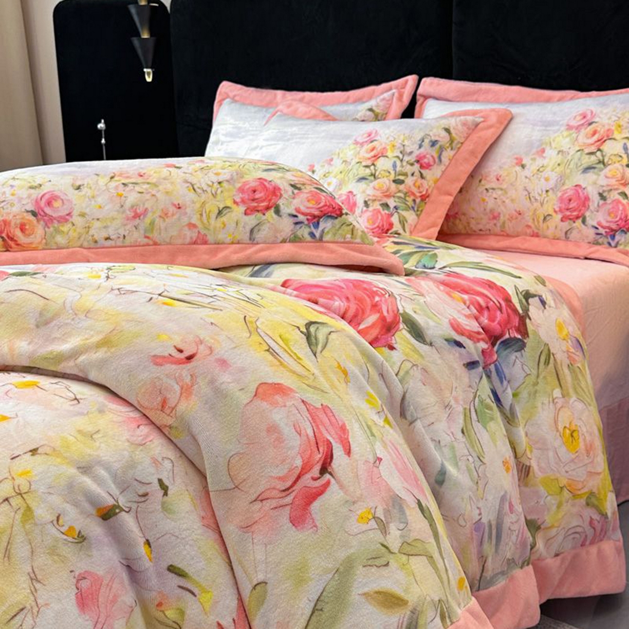 91家纺网 家纺一手货源 找家纺 诺梵家纺 2025新款数码印花牛奶绒四件套（控价：159） 花本汐