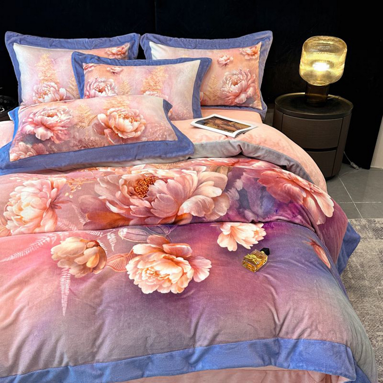 91家纺网 家纺一手货源 找家纺 诺梵家纺 2025新款数码印花牛奶绒四件套（控价：159） 漫野