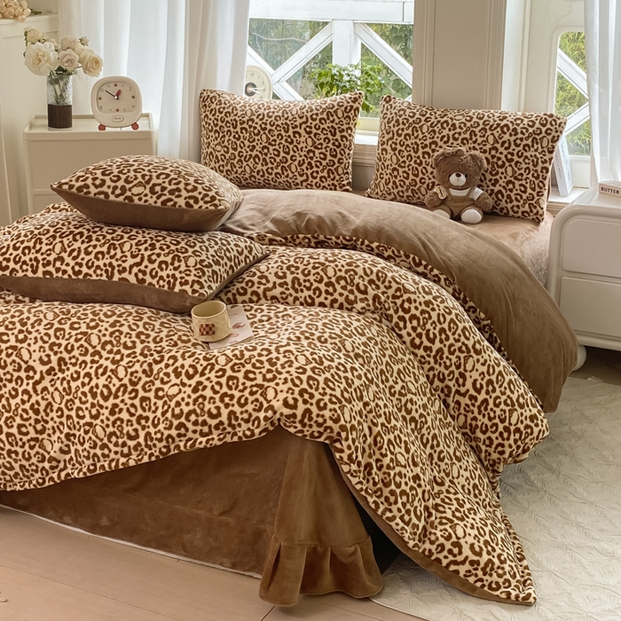 91家纺网 家纺一手货源 找家纺 元禾家纺 2025新款牛奶绒印花四件套 豹纹棕