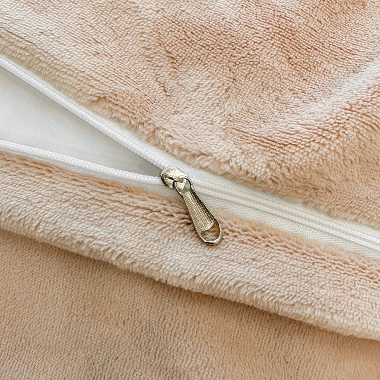 91家纺网 家纺一手货源 找家纺 诺梵家纺 2025新款数码印花牛奶绒四件套（控价：159） 玫瑰花园-粉