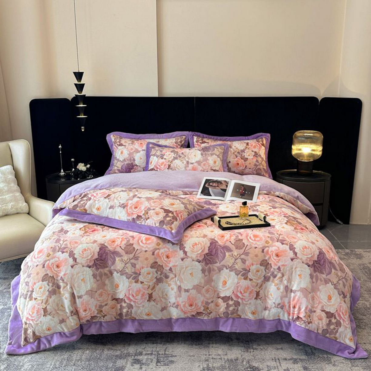 91家纺网 家纺一手货源 找家纺 诺梵家纺 2025新款数码印花牛奶绒四件套（控价：159） 玫瑰花园-紫