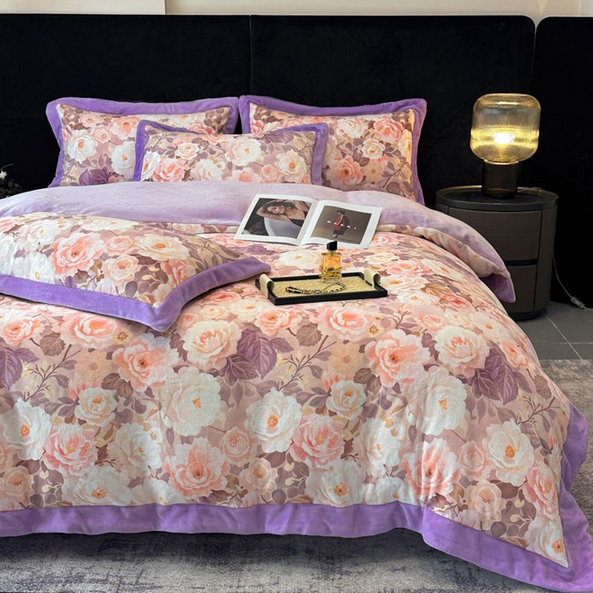 91家纺网 家纺一手货源 找家纺 诺梵家纺 2025新款数码印花牛奶绒四件套（控价：159） 玫瑰花园-紫