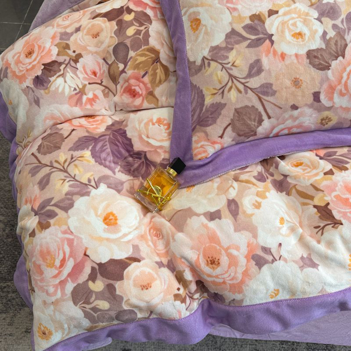 91家纺网 家纺一手货源 找家纺 诺梵家纺 2025新款数码印花牛奶绒四件套（控价：159） 玫瑰花园-紫