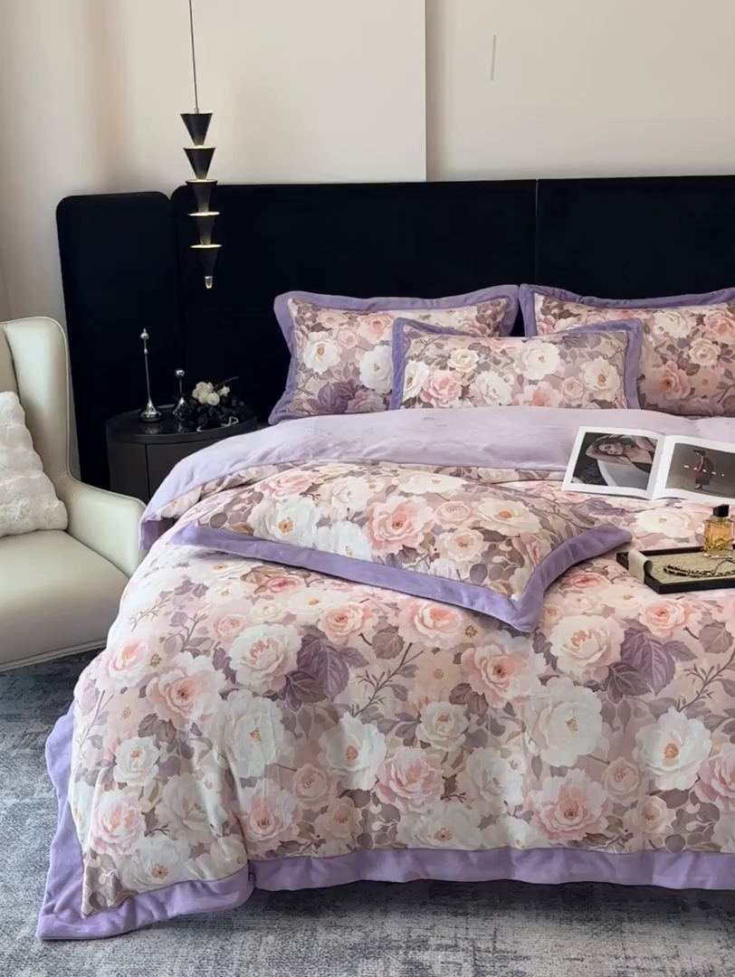 91家纺网 家纺一手货源 找家纺 诺梵家纺 2025新款数码印花牛奶绒四件套（控价：159） 玫瑰花园-紫