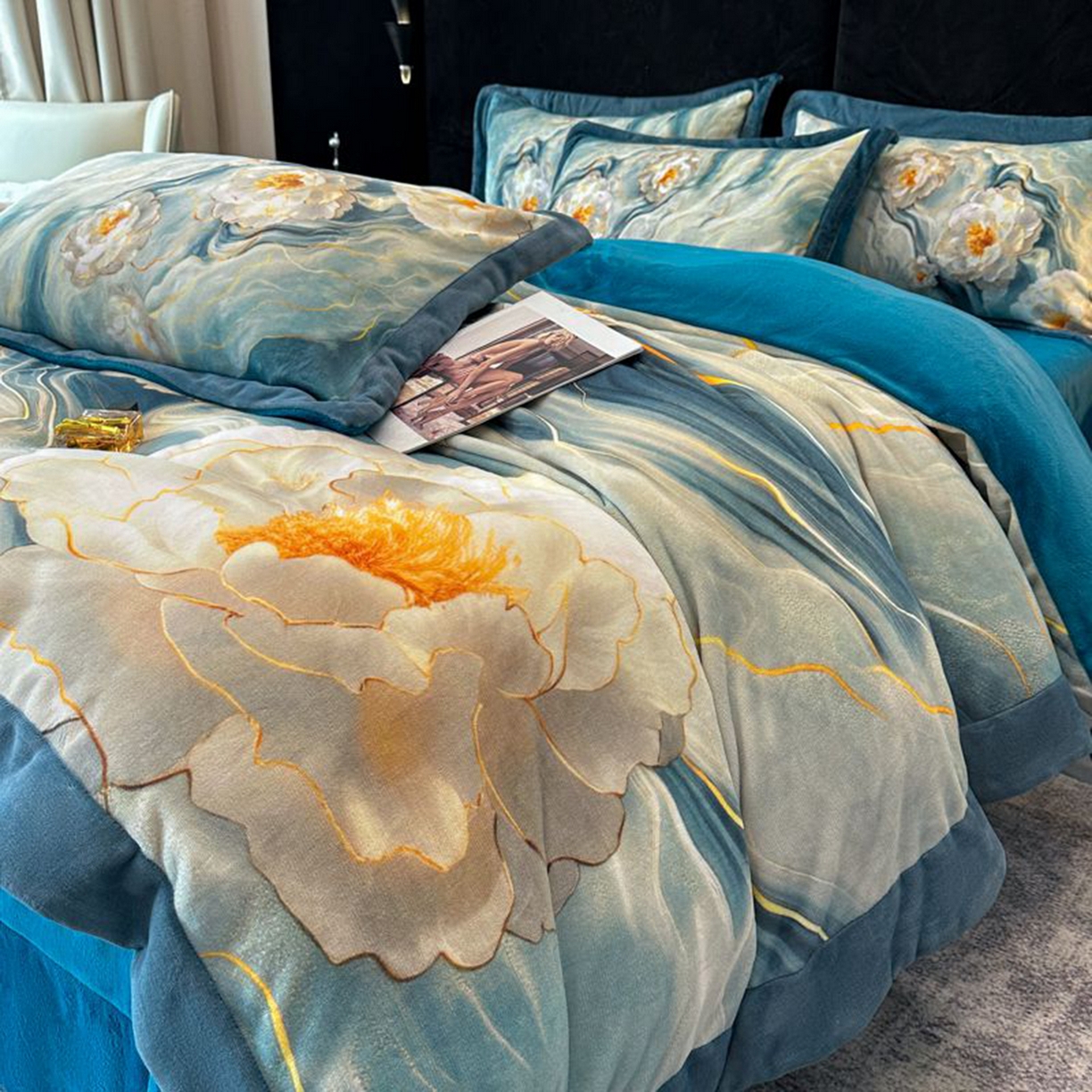 91家纺网 家纺一手货源 找家纺 诺梵家纺 2025新款数码印花牛奶绒四件套（控价：159） 听溪