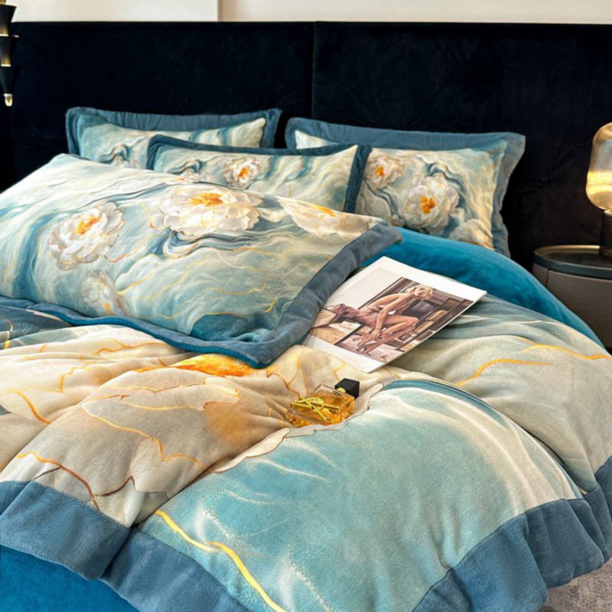 91家纺网 家纺一手货源 找家纺 诺梵家纺 2025新款数码印花牛奶绒四件套（控价：159） 听溪