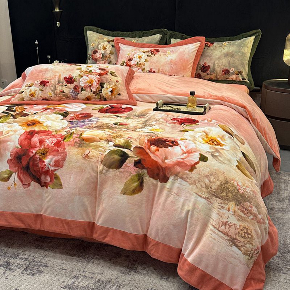 91家纺网 家纺一手货源 找家纺 诺梵家纺 2025新款数码印花牛奶绒四件套（控价：159） 伊甸园-粉