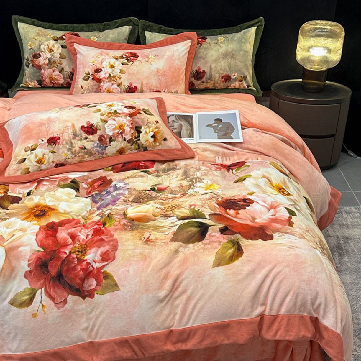 91家纺网 家纺一手货源 找家纺 诺梵家纺 2025新款数码印花牛奶绒四件套（控价：159） 伊甸园-粉