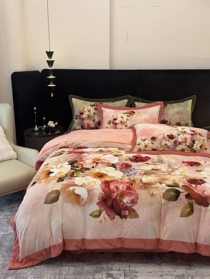 91家纺网 家纺一手货源 找家纺 诺梵家纺 2025新款数码印花牛奶绒四件套（控价：159） 伊甸园-粉