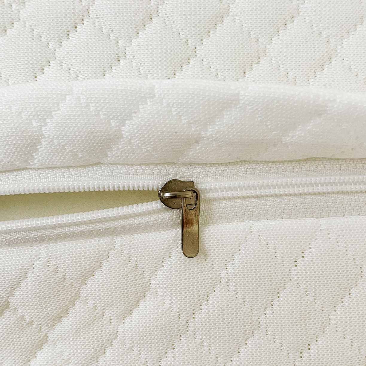 91家纺网 家纺一手货源 找家纺 （总）明果枕芯 2026新款跨境记忆棉牛角枕护颈椎碟形枕枕头枕芯62*41*10*8cm/只