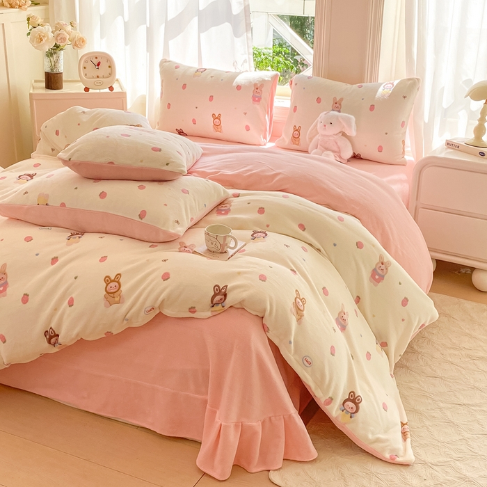 91家纺网 家纺一手货源 找家纺 元禾家纺 2025新款牛奶绒印花四件套 拉布布 粉