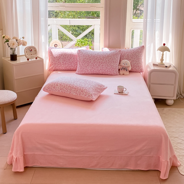 91家纺网 家纺一手货源 找家纺 元禾家纺 2025新款牛奶绒印花四件套 豹纹粉