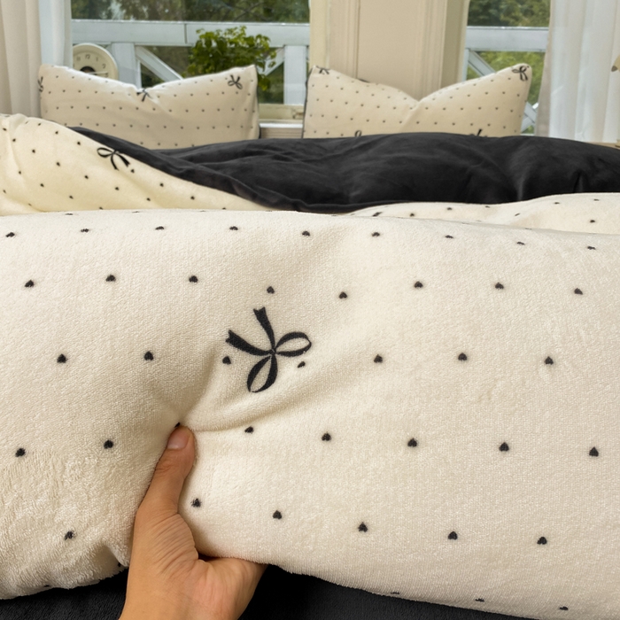 91家纺网 家纺一手货源 找家纺 元禾家纺 2025新款牛奶绒印花四件套 蝴蝶结