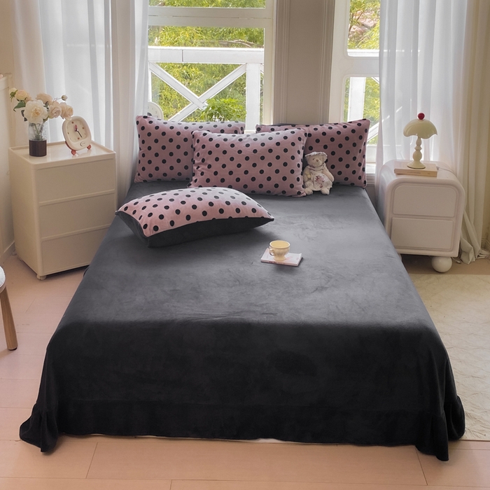 91家纺网 家纺一手货源 找家纺 元禾家纺 2025新款牛奶绒印花四件套 波点玫红