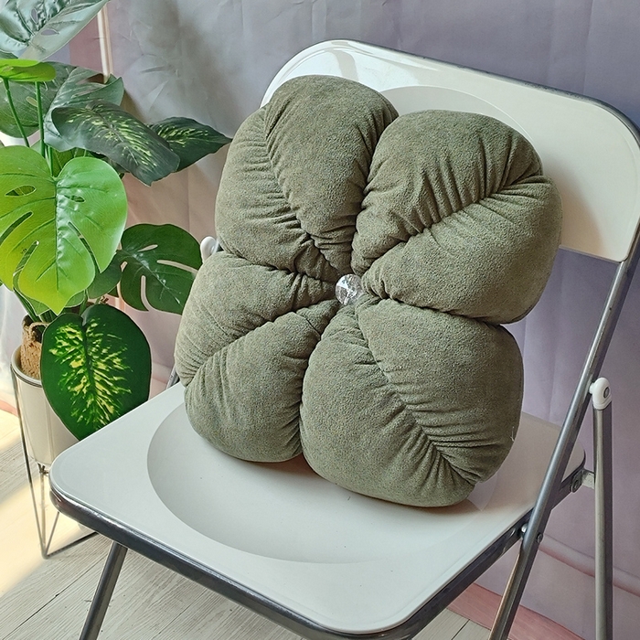 91家纺网 家纺一手货源 找家纺 （总）李帅家居 2025新款羊驼绒四叶草抱枕毛绒玩具超大号长条枕公仔可爱玩偶抱枕巨型娃娃床上女生