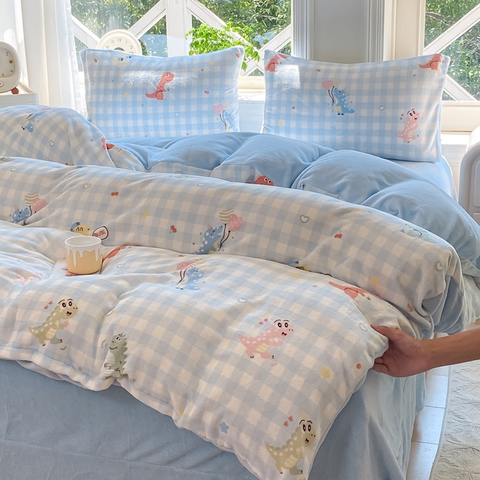 91家纺网 家纺一手货源 找家纺 元禾家纺 2025新款牛奶绒印花四件套 恐龙宝贝