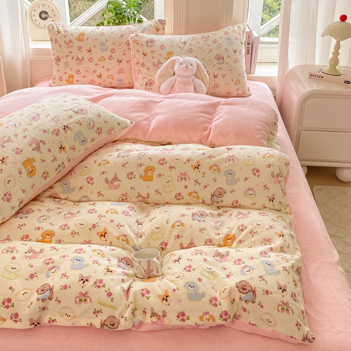 91家纺网 家纺一手货源 找家纺 元禾家纺 2025新款牛奶绒印花四件套 狗狗公园