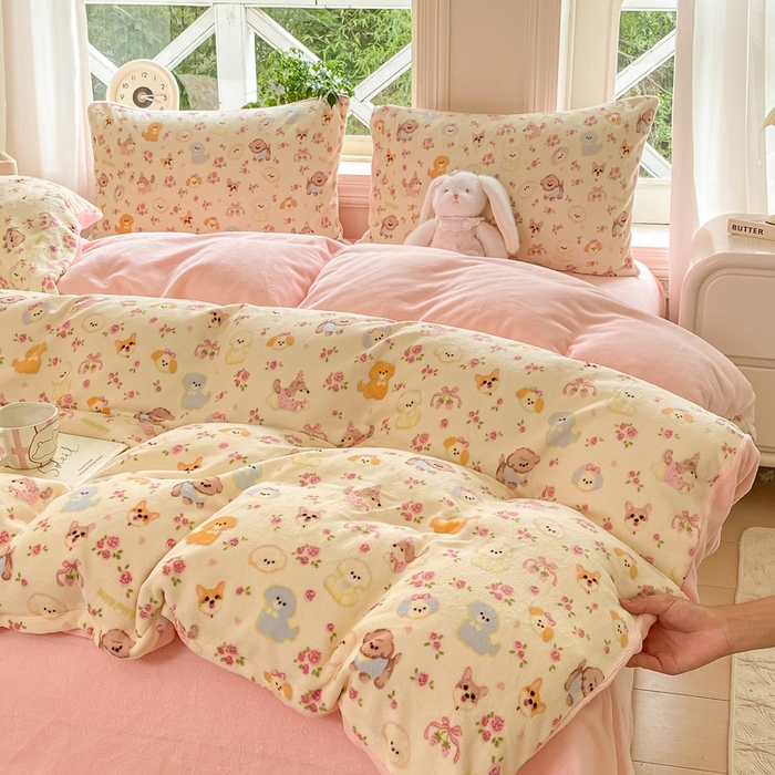 91家纺网 家纺一手货源 找家纺 元禾家纺 2025新款牛奶绒印花四件套 狗狗公园