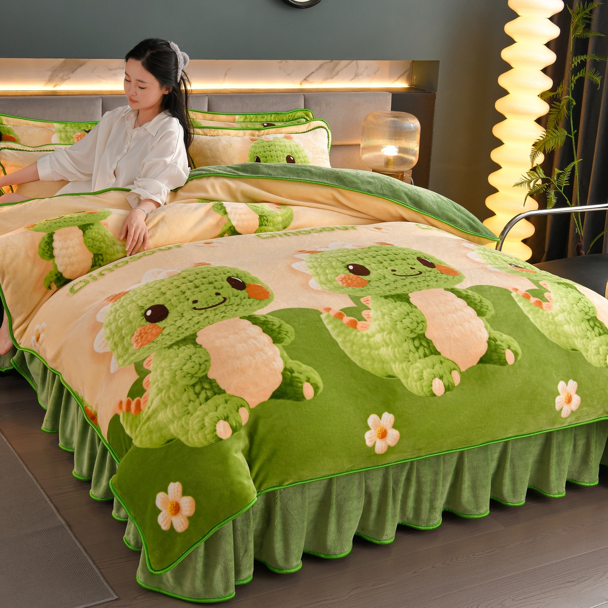 91家纺网 家纺一手货源 找家纺 （总）董成龙家纺 2025新款高克重9-10斤加厚印花超柔牛奶绒爆款法莱绒金貂绒床裙四件套控价