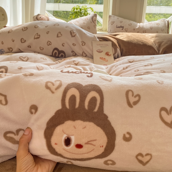 91家纺网 家纺一手货源 找家纺 元禾家纺 2025新款牛奶绒印花四件套 拉布布