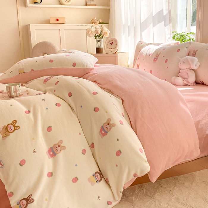 91家纺网 家纺一手货源 找家纺 元禾家纺 2025新款牛奶绒印花四件套 拉布布 粉