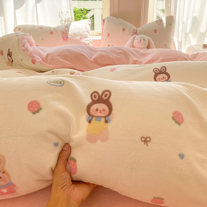 91家纺网 家纺一手货源 找家纺 元禾家纺 2025新款牛奶绒印花四件套 拉布布 粉