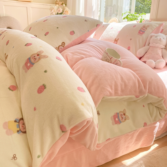 91家纺网 家纺一手货源 找家纺 元禾家纺 2025新款牛奶绒印花四件套 拉布布 粉