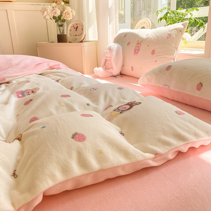 91家纺网 家纺一手货源 找家纺 元禾家纺 2025新款牛奶绒印花四件套 拉布布 粉