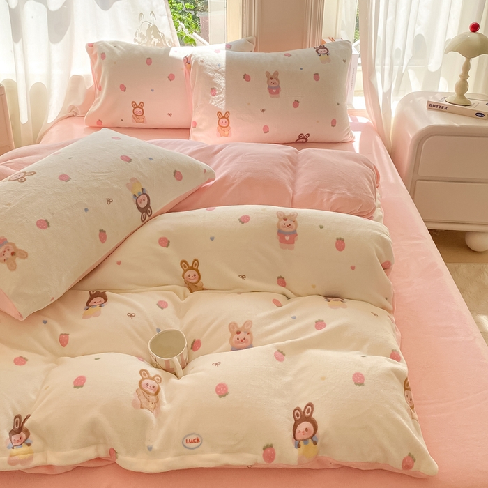 91家纺网 家纺一手货源 找家纺 元禾家纺 2025新款牛奶绒印花四件套 拉布布 粉