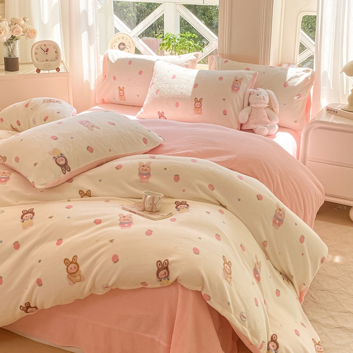 91家纺网 家纺一手货源 找家纺 元禾家纺 2025新款牛奶绒印花四件套 拉布布 粉