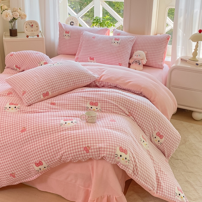 91家纺网 家纺一手货源 找家纺 元禾家纺 2025新款牛奶绒印花四件套 KT猫 粉