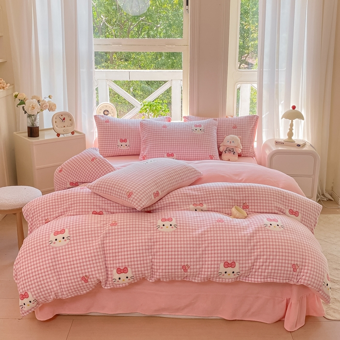 91家纺网 家纺一手货源 找家纺 元禾家纺 2025新款牛奶绒印花四件套 KT猫 粉