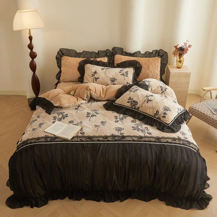 91家纺网 家纺一手货源 找家纺 （总）罗艺轩 2025新款牛奶绒蕾丝花边床裙款四件套（套件控价：288/293/303/298/308/303/313起）