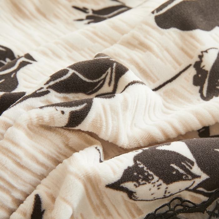 91家纺网 家纺一手货源 找家纺 罗艺轩 2025新款牛奶绒蕾丝花边床裙款四件套（套件控价：288/293/303/298/308/303/313起） 夜伴花香