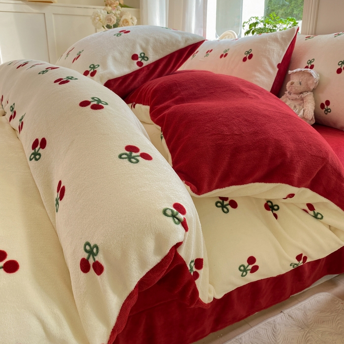 91家纺网 家纺一手货源 找家纺 元禾家纺 2025新款牛奶绒印花四件套 樱桃