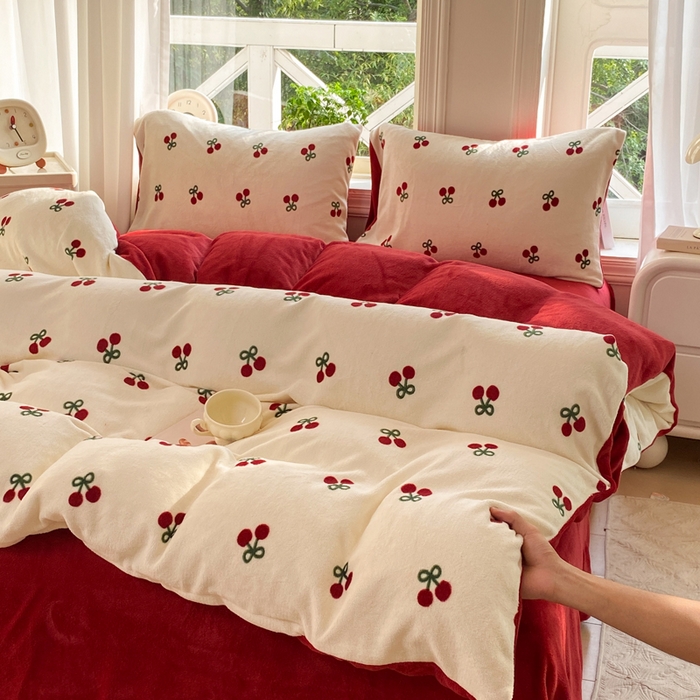 91家纺网 家纺一手货源 找家纺 元禾家纺 2025新款牛奶绒印花四件套 樱桃