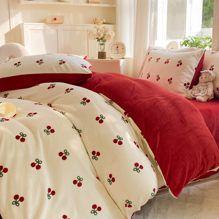 91家纺网 家纺一手货源 找家纺 元禾家纺 2025新款牛奶绒印花四件套 樱桃