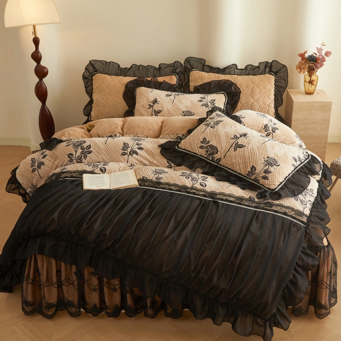 91家纺网 家纺一手货源 找家纺 罗艺轩 2025新款牛奶绒蕾丝花边单床裙 床裙单件 不止玫瑰