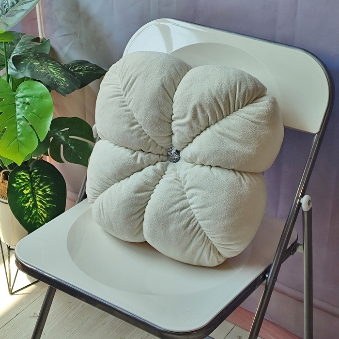 91家纺网 家纺一手货源 找家纺 （总）李帅家居 2025新款羊驼绒四叶草抱枕毛绒玩具超大号长条枕公仔可爱玩偶抱枕巨型娃娃床上女生